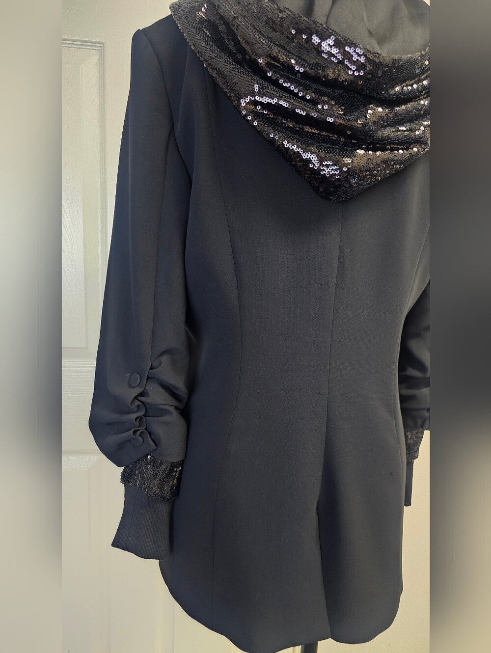 Cinq à Sept Khloe Sequin Hooded Blazer Black Size 6 - Picture 8 of 11